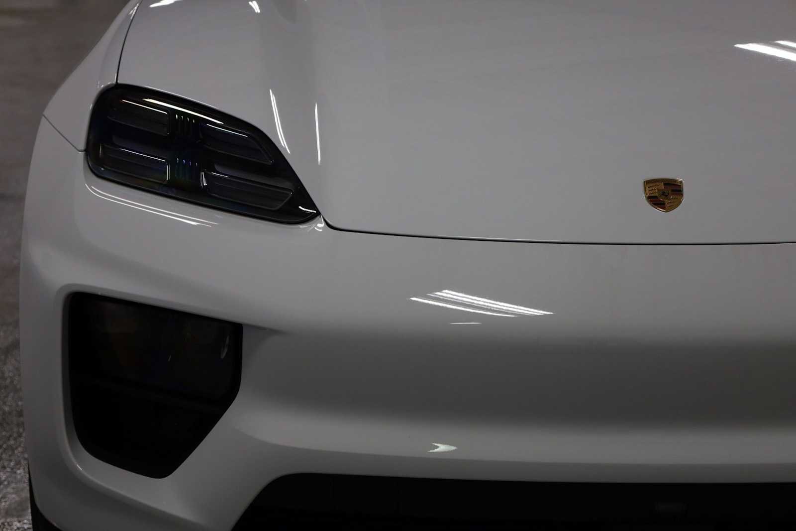 New 2026 Porsche Macan 4 Electric AWD/4WD image 16