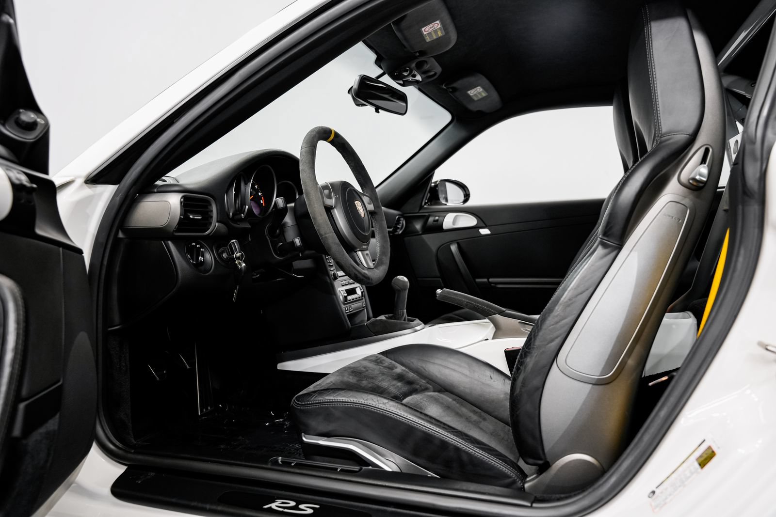 Used 2007 Porsche 911 GT3 RS RWD image 16