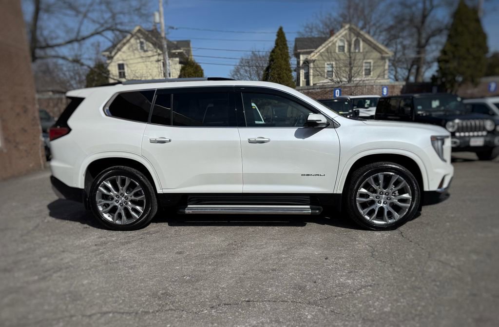 Used 2025 GMC Acadia Denali w/ Super Cruise Package image 4