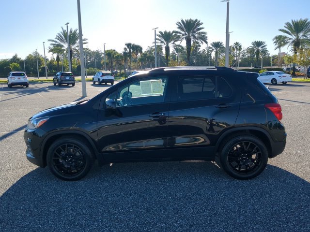 Used 2021 Chevrolet Trax LT w/ Midnight Edition FWD image 7