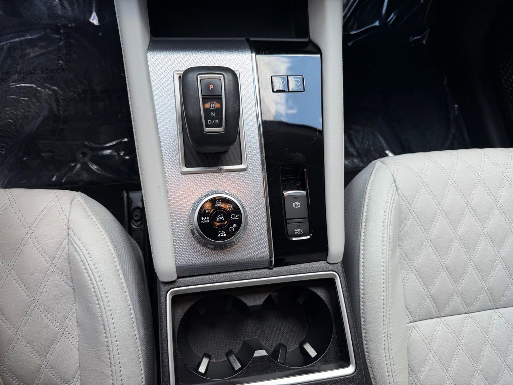 Used 2023 Mitsubishi Outlander SEL AWD/4WD image 33