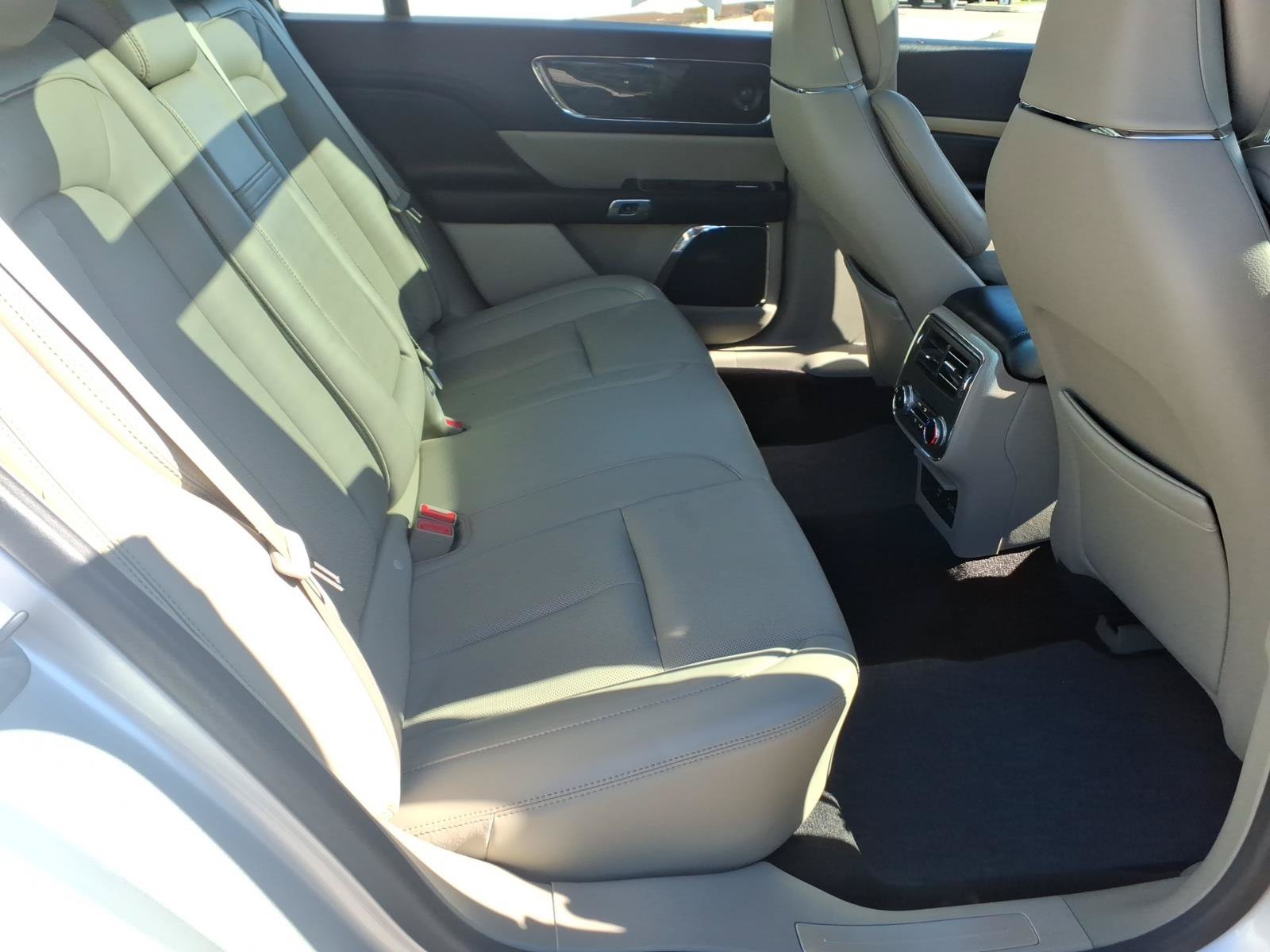 Used 2018 Lincoln Continental Reserve FWD image 25