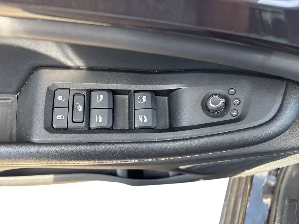 Used 2021 Jeep Grand Cherokee L Laredo AWD/4WD image 18
