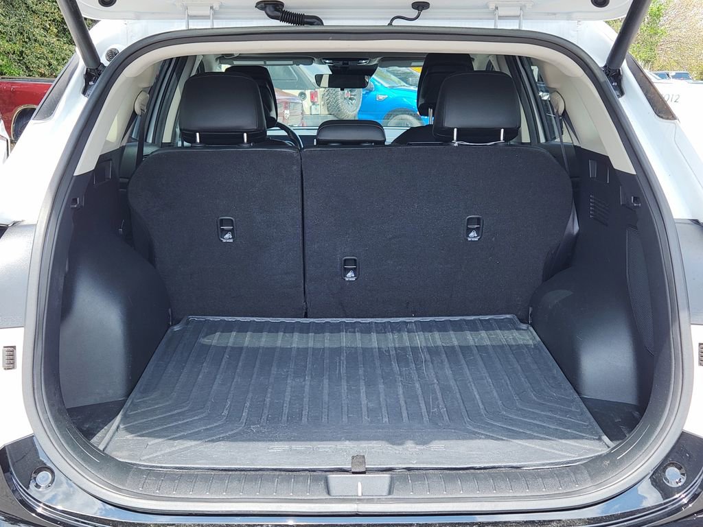 Used 2023 Kia Sportage SX image 9