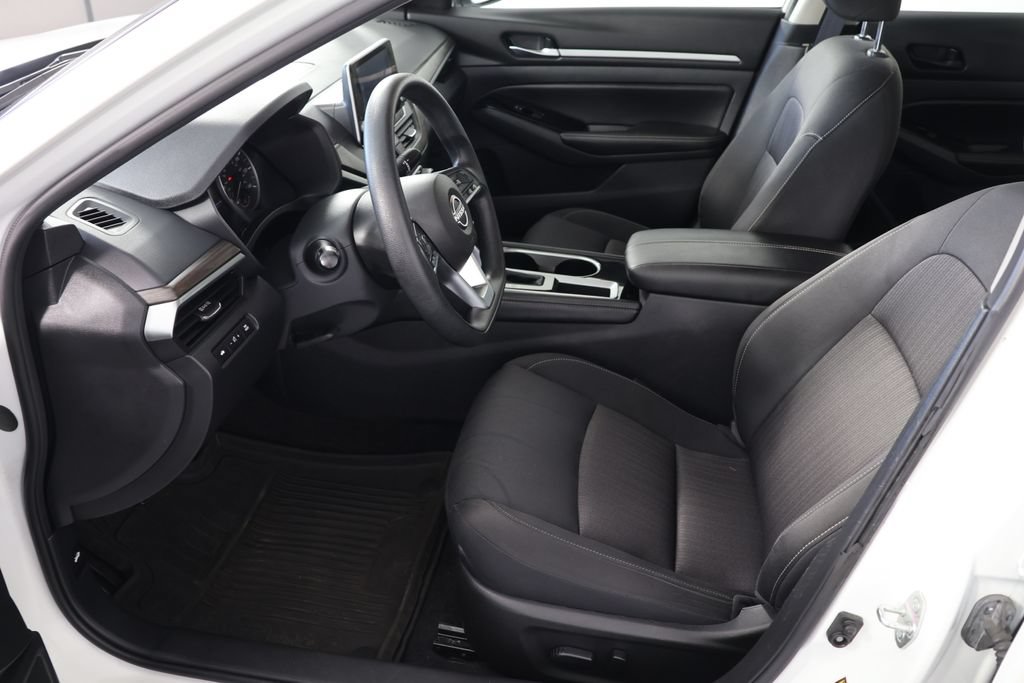 Used 2023 Nissan Altima 2.5 SV FWD image 18