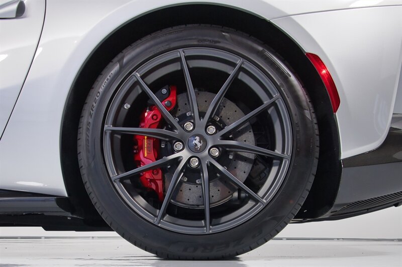 Used 2023 Ferrari 812 GTS RWD image 10