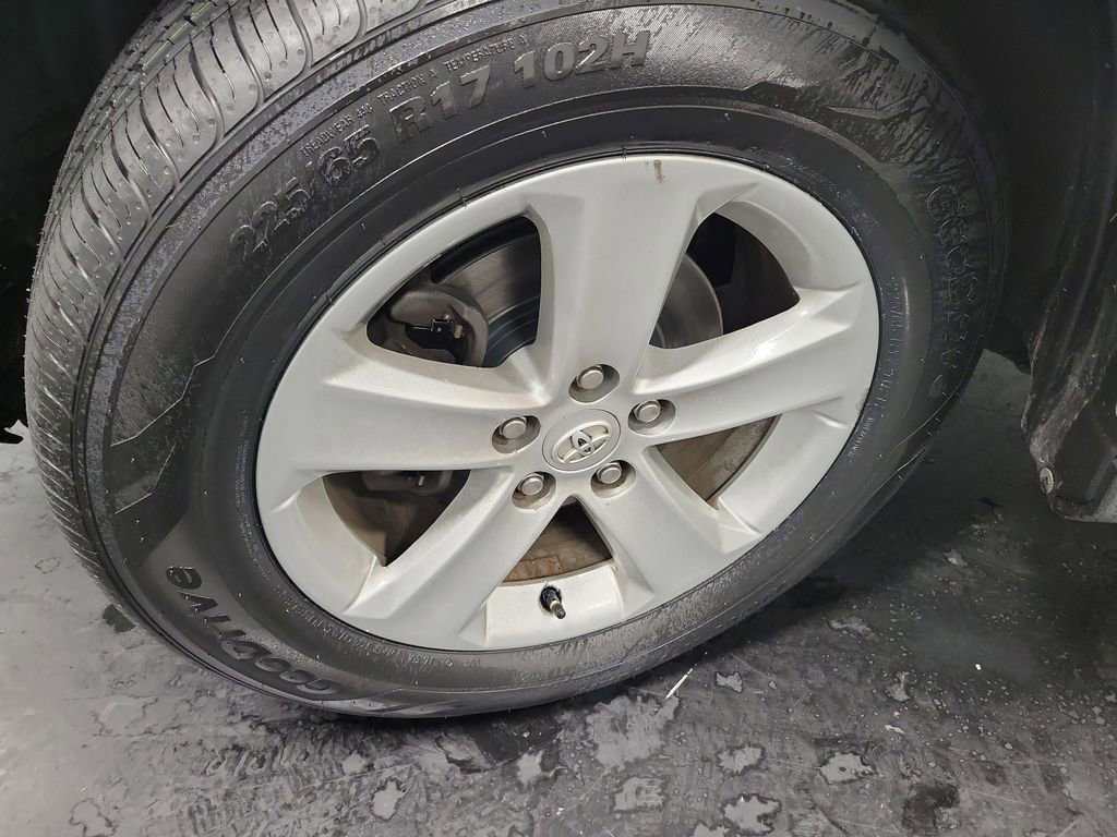 Used 2014 Toyota RAV4 XLE image 10