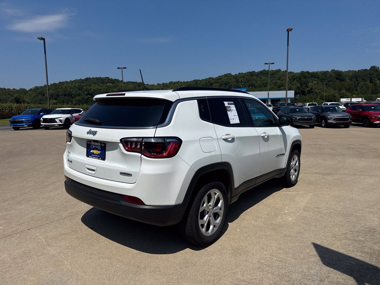 Used 2024 Jeep Compass Latitude AWD/4WD image 4