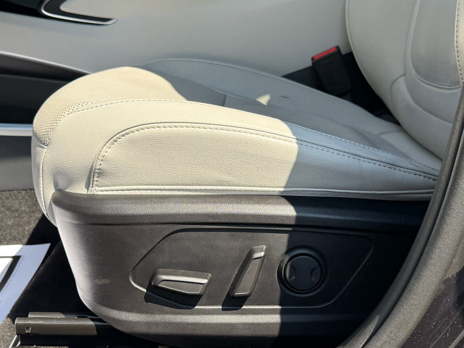 Used 2022 Hyundai Tucson Limited w/ Cargo Package image 13