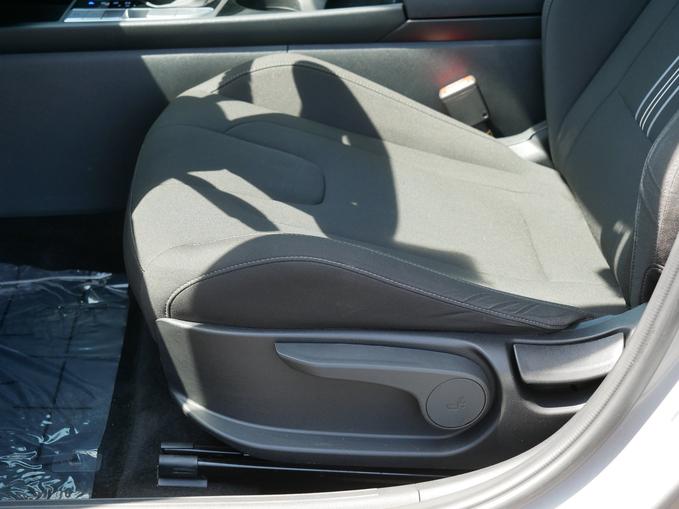 Used 2023 Hyundai Elantra SEL w/ Convenience Package FWD image 13
