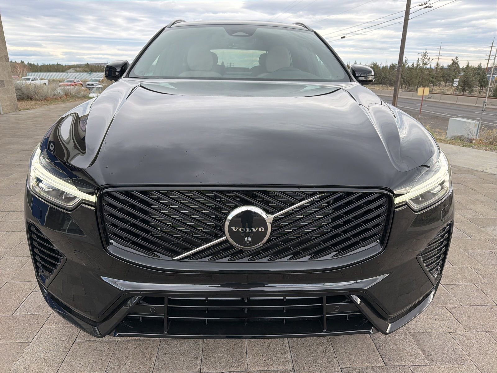 New 2026 Volvo XC60 T8 Plus w/ Protection Package Premier image 3