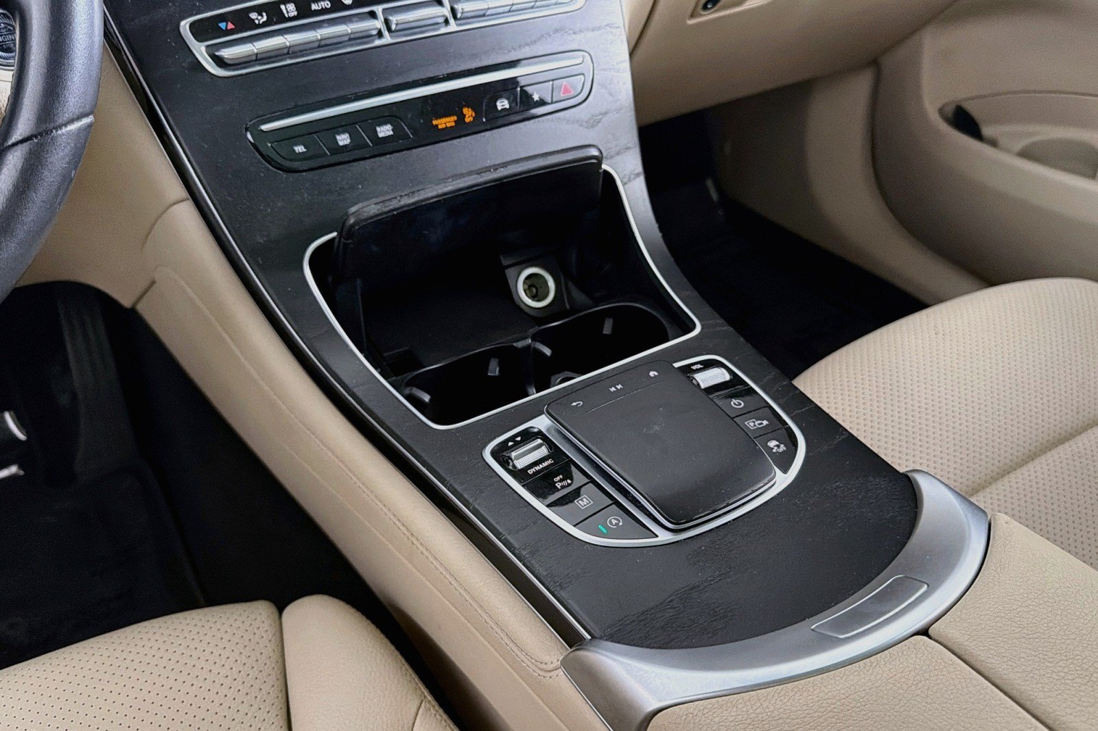 Used 2021 Mercedes-Benz GLC 300 image 6