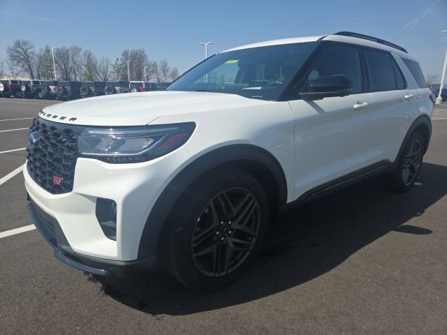 Certified 2025 Ford Explorer ST image 2