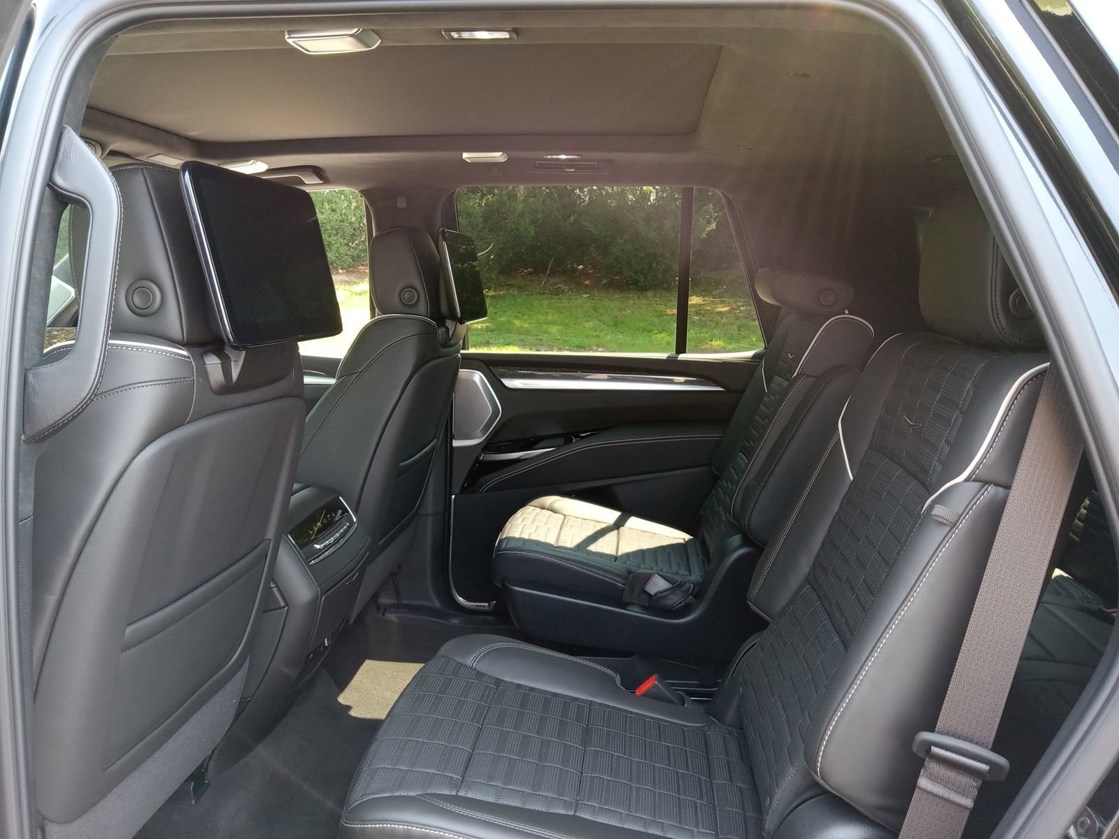 Certified 2026 Cadillac Escalade V AWD/4WD image 24