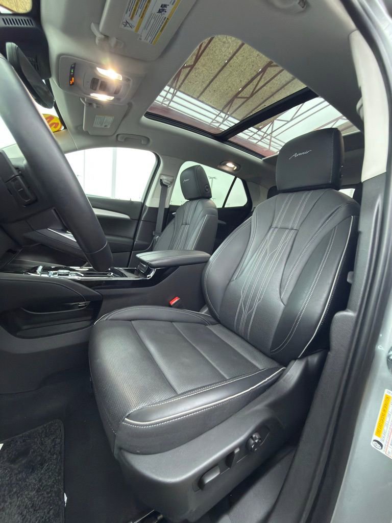 Used 2024 Buick Envision Avenir AWD/4WD image 14