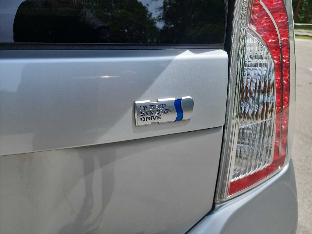 Used 2012 Toyota Prius Three w/ Solar Roof Pkg FWD image 8