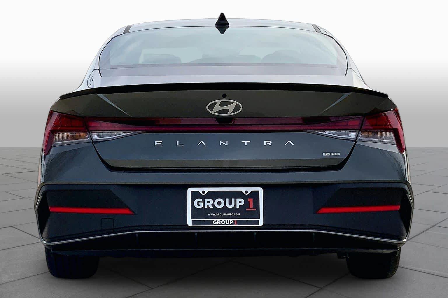 New 2026 Hyundai Elantra Hybrid FWD image 4