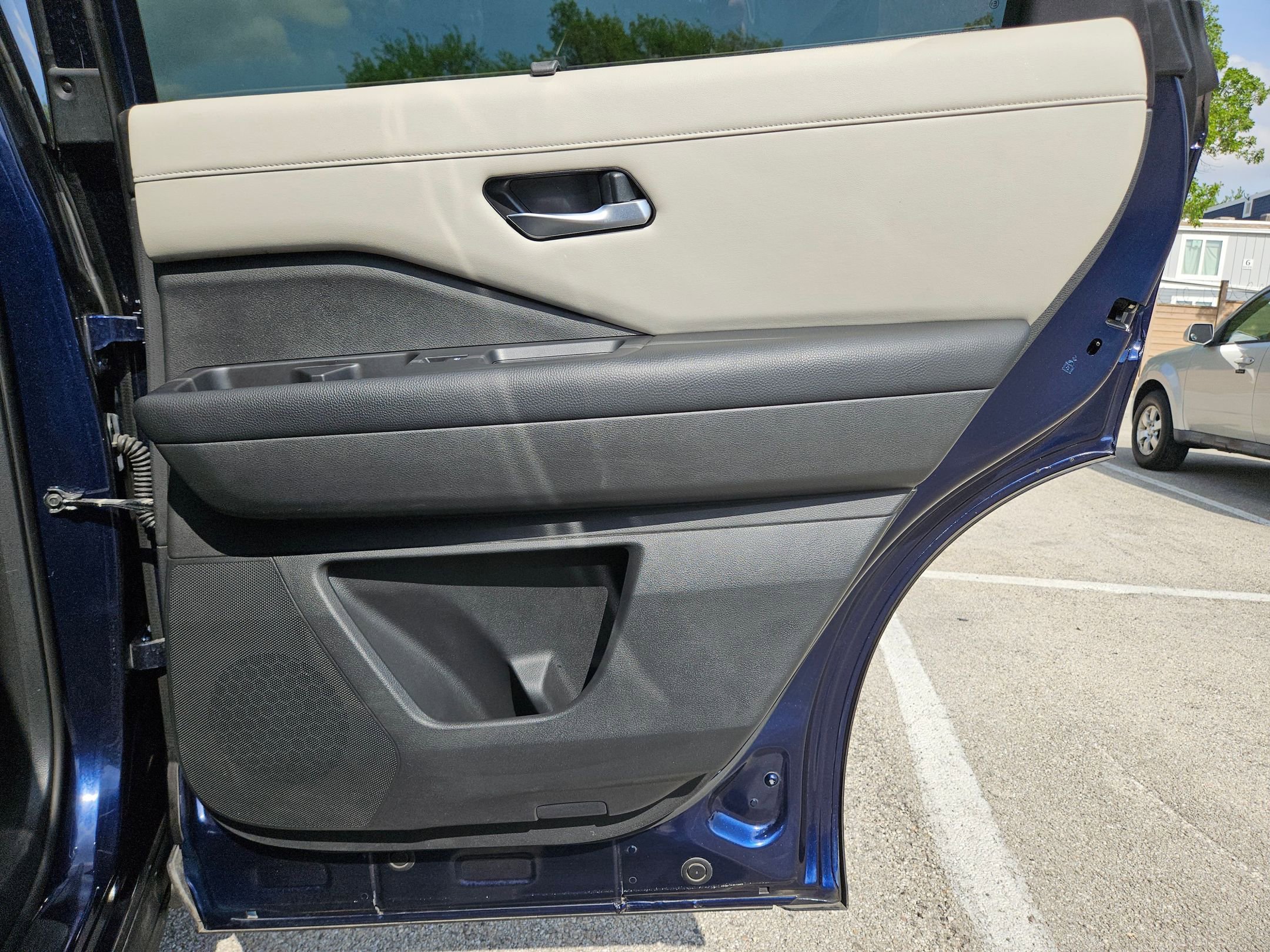 Used 2022 Nissan Pathfinder SL w/ SL Premium Package image 27