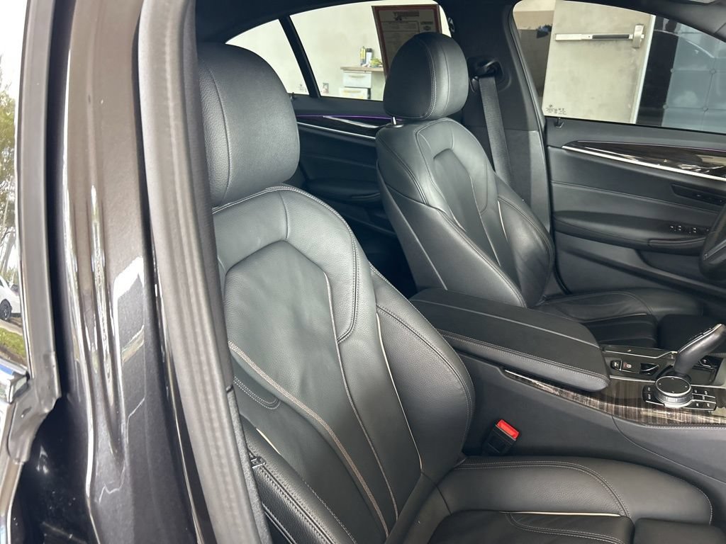 Used 2023 BMW 540i w/ M Sport Package RWD image 23