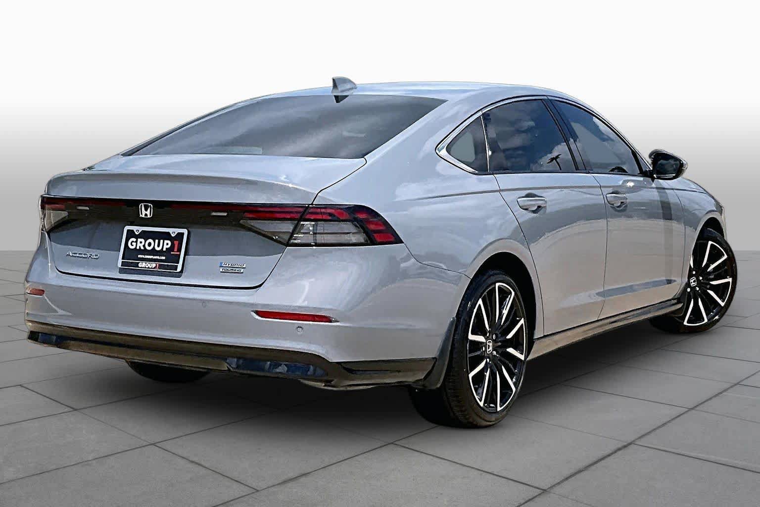 Used 2025 Honda Accord Touring image 13