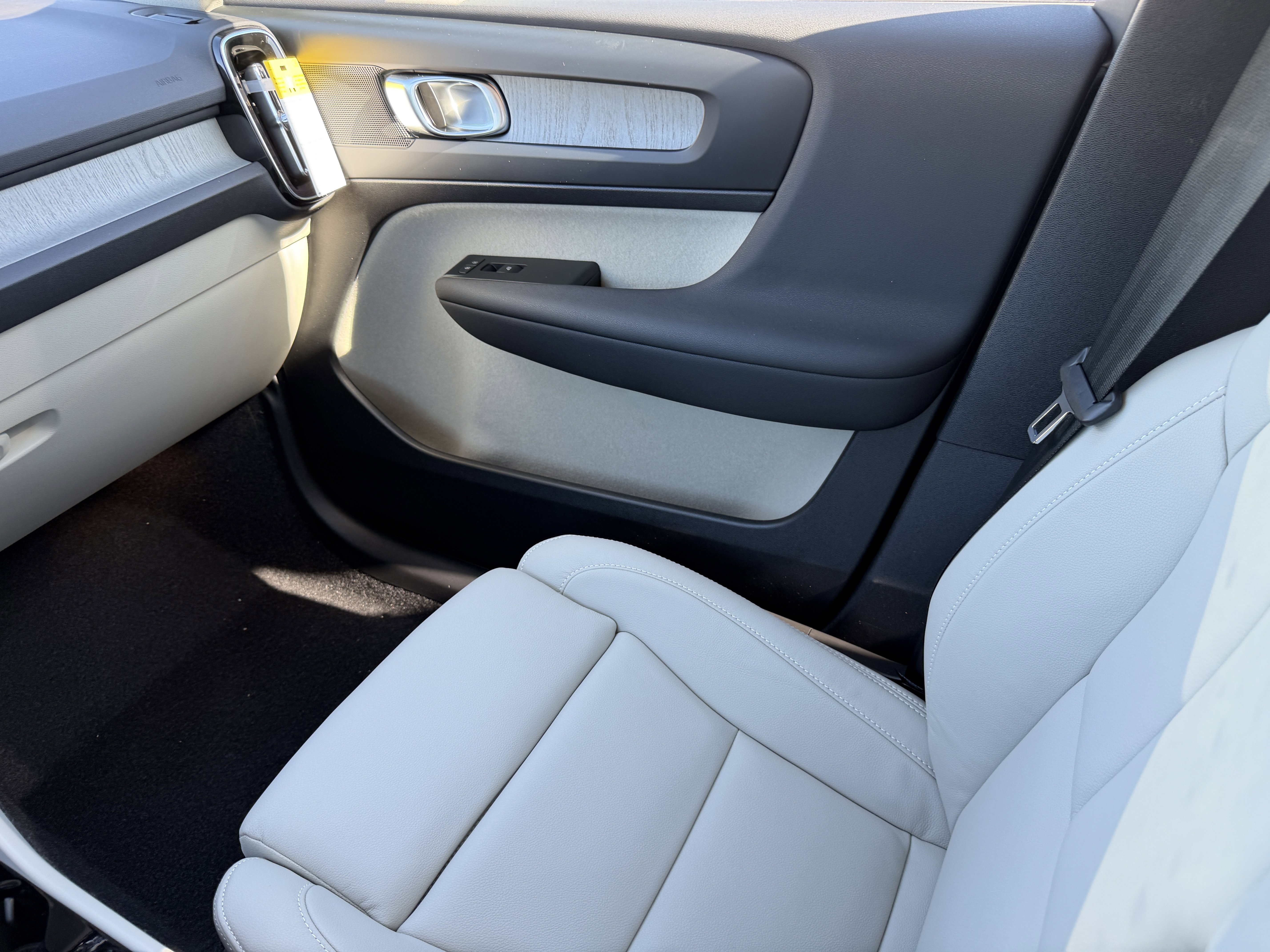 New 2026 Volvo XC40 B5 Plus w/ Climate Package image 15