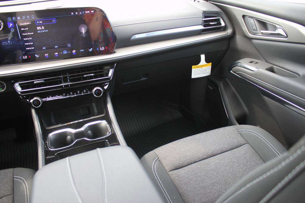 New 2026 Chevrolet Traverse LT w/ Enhanced Driving Package FWD image 7