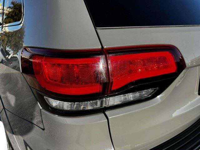Used 2021 Jeep Grand Cherokee Trackhawk AWD/4WD image 17