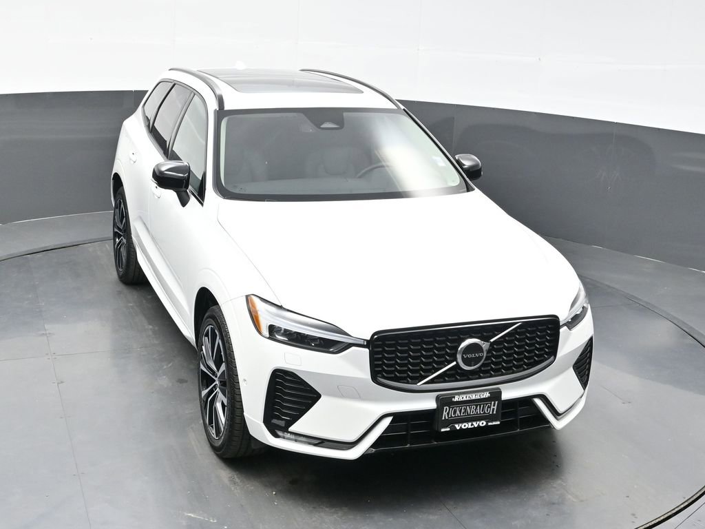 Used 2025 Volvo XC60 B5 Plus image 19