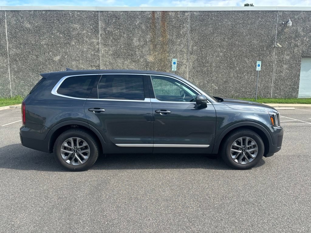Used 2023 Kia Telluride LX AWD/4WD image 8