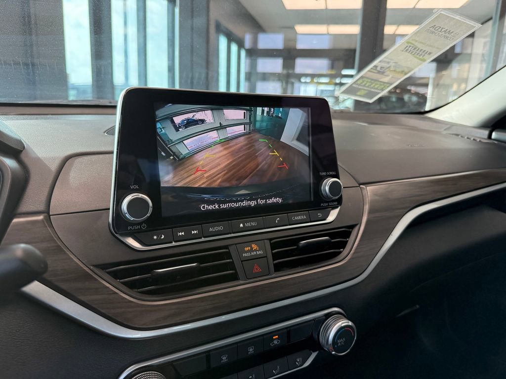 Used 2025 Nissan Altima 2.5 SV image 18