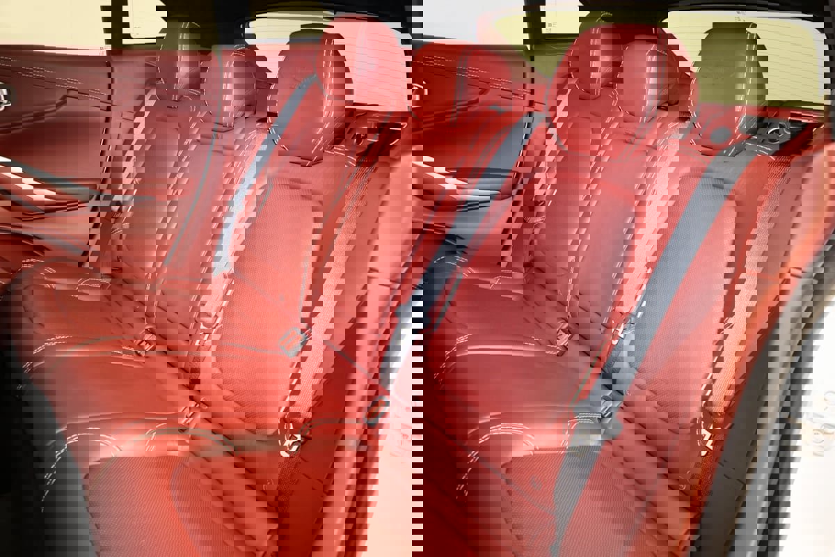 Used 2021 Aston Martin DBX image 11