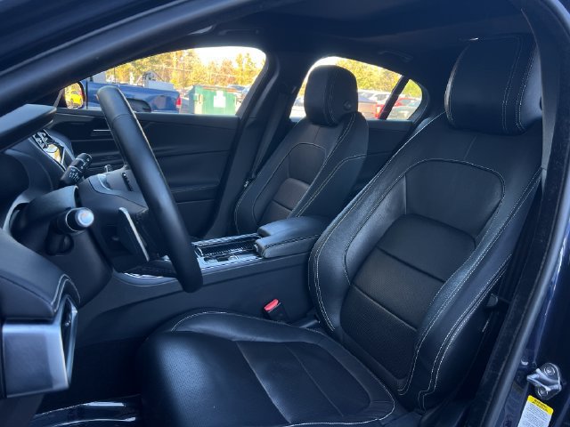 Used 2019 Jaguar XE S RWD image 13