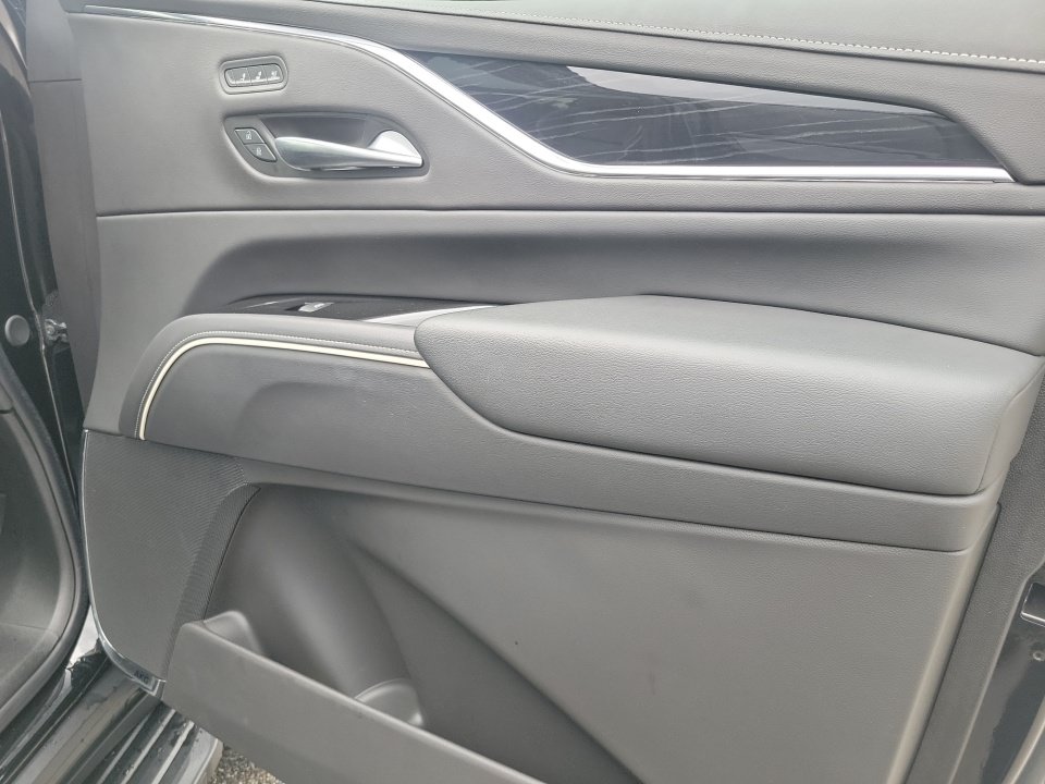 Certified 2024 Cadillac Escalade Sport AWD/4WD image 31
