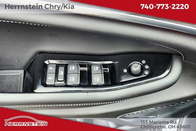 Used 2021 Jeep Grand Cherokee L Overland w/ Luxury Tech Group IV AWD/4WD image 15