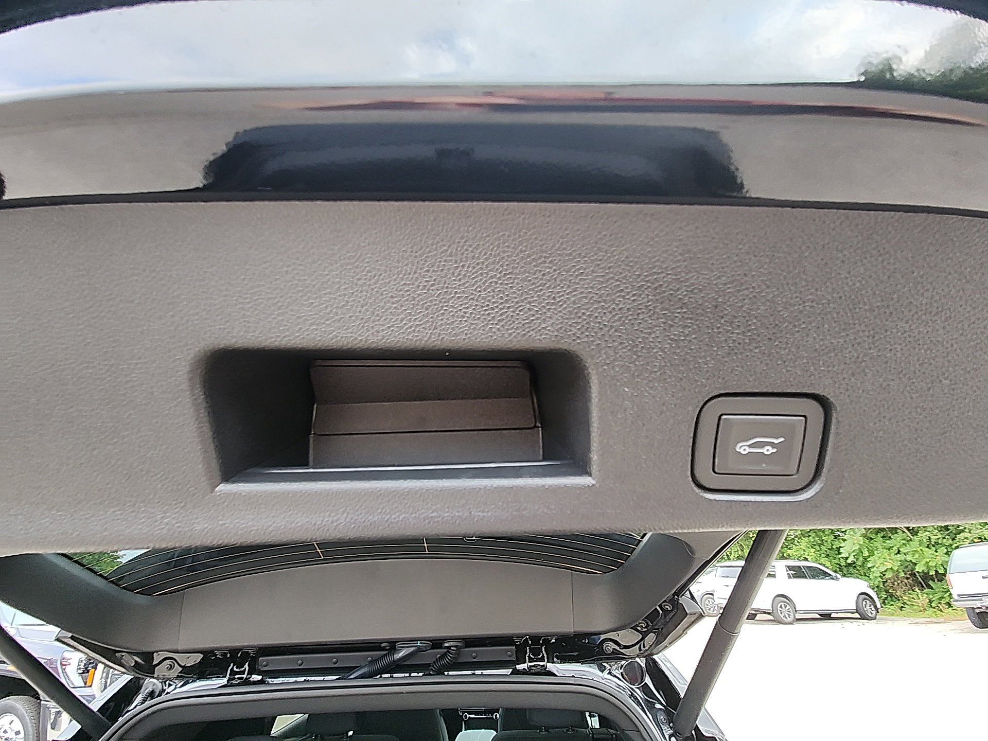 New 2025 Chevrolet Traverse LT w/ LPO, Cargo Package image 35