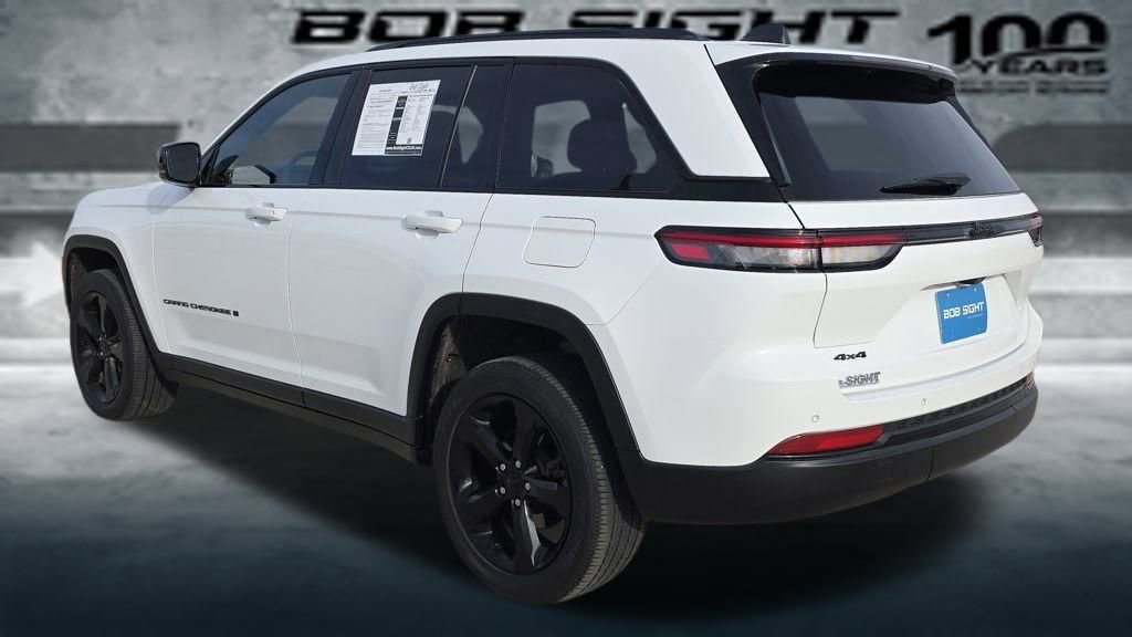 Used 2022 Jeep Grand Cherokee Altitude image 3