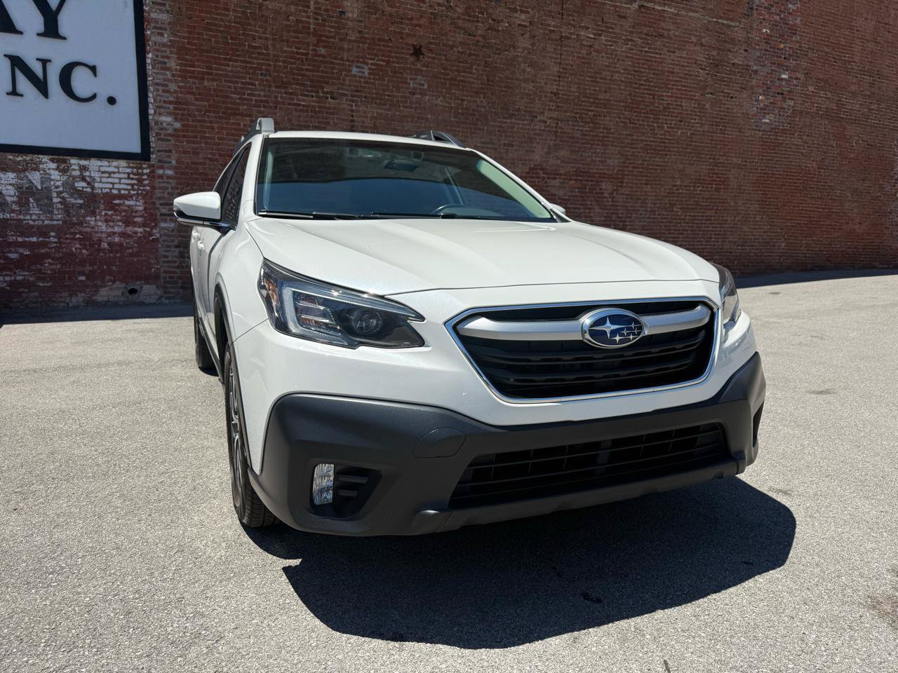 Used 2022 Subaru Outback Premium AWD/4WD image 2