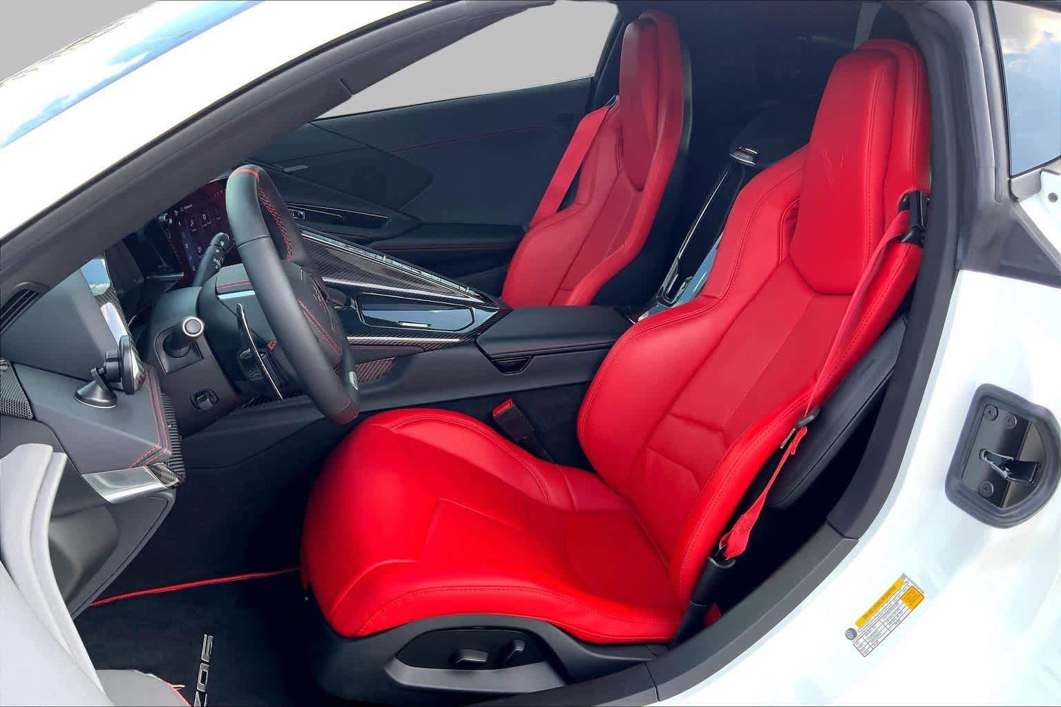 Used 2025 Chevrolet Corvette Z06 w/ Z07 Performance Package RWD image 8