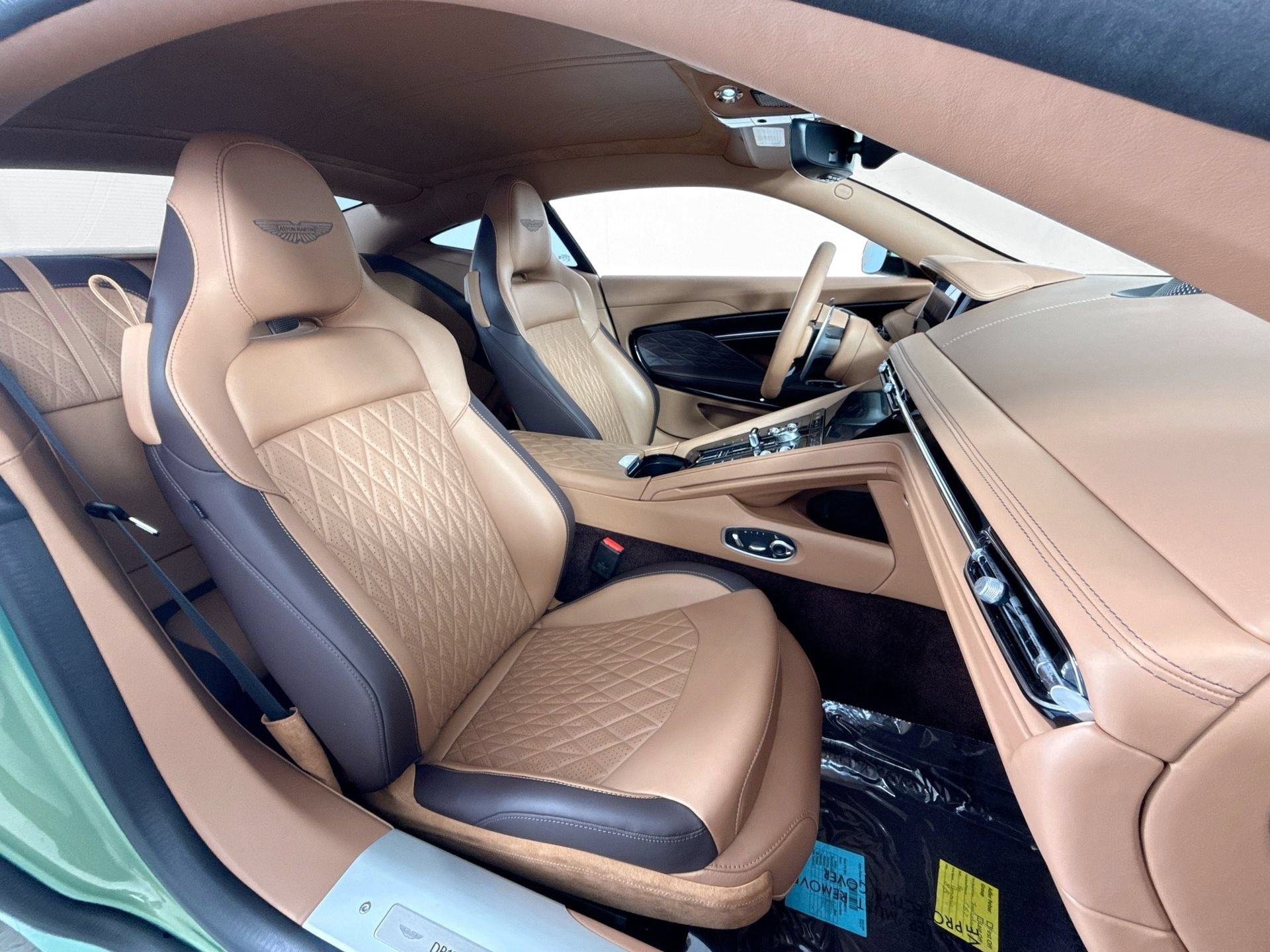 Used 2024 Aston Martin DB12 Coupe RWD image 23
