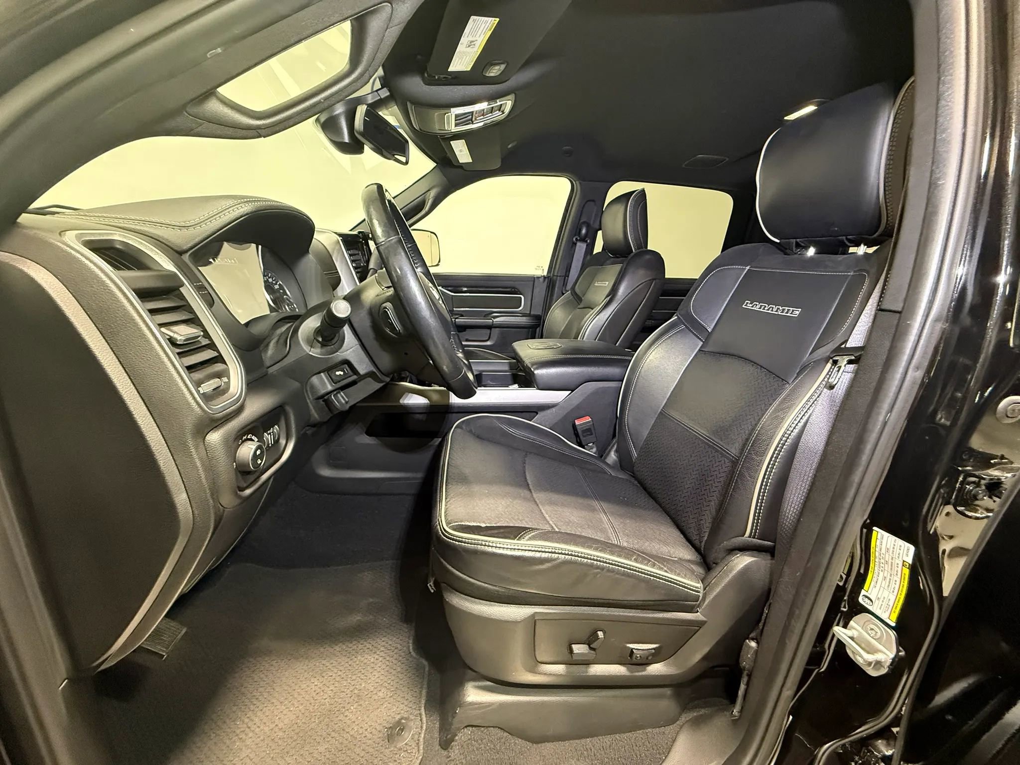 Used 2020 RAM 2500 Laramie AWD/4WD image 16