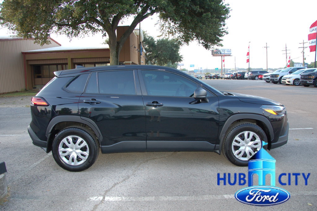 Used 2026 Toyota Corolla Cross L FWD image 6
