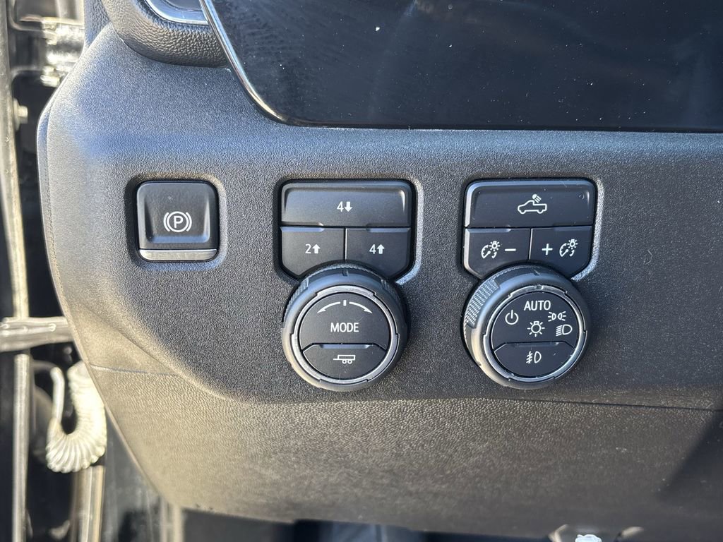 Used 2025 Chevrolet Silverado 2500 LT w/ Convenience Package AWD/4WD image 21