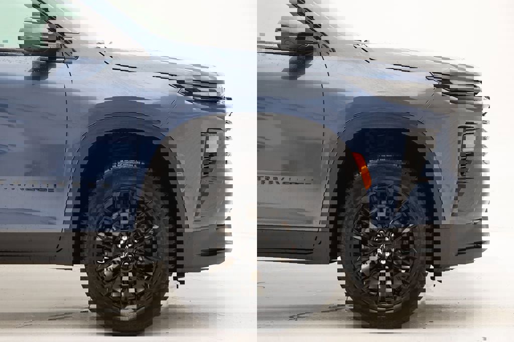 Used 2024 Chevrolet Traverse LT w/ Midnight/Sport Edition image 4