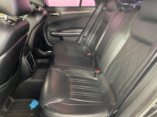Used 2015 Chrysler 300 C Platinum AWD/4WD image 10