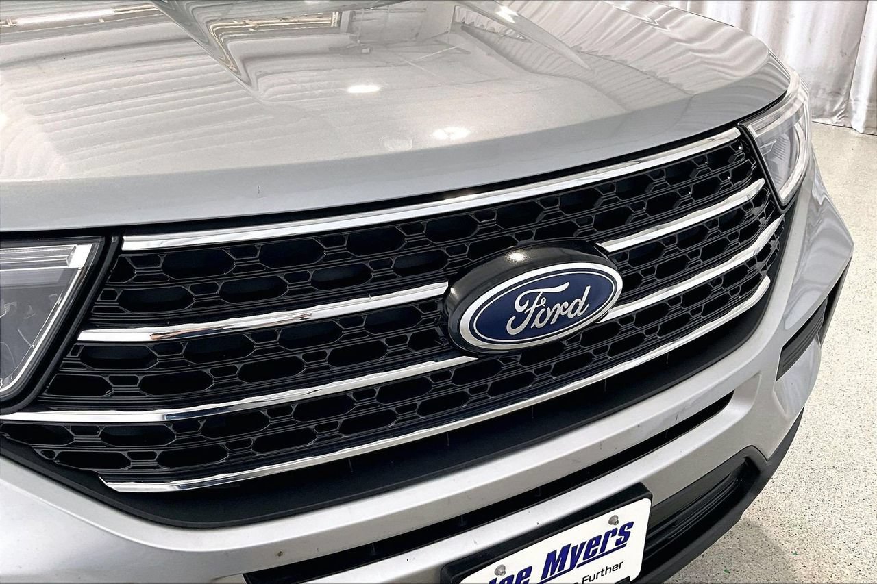 Certified 2023 Ford Explorer XLT RWD image 30