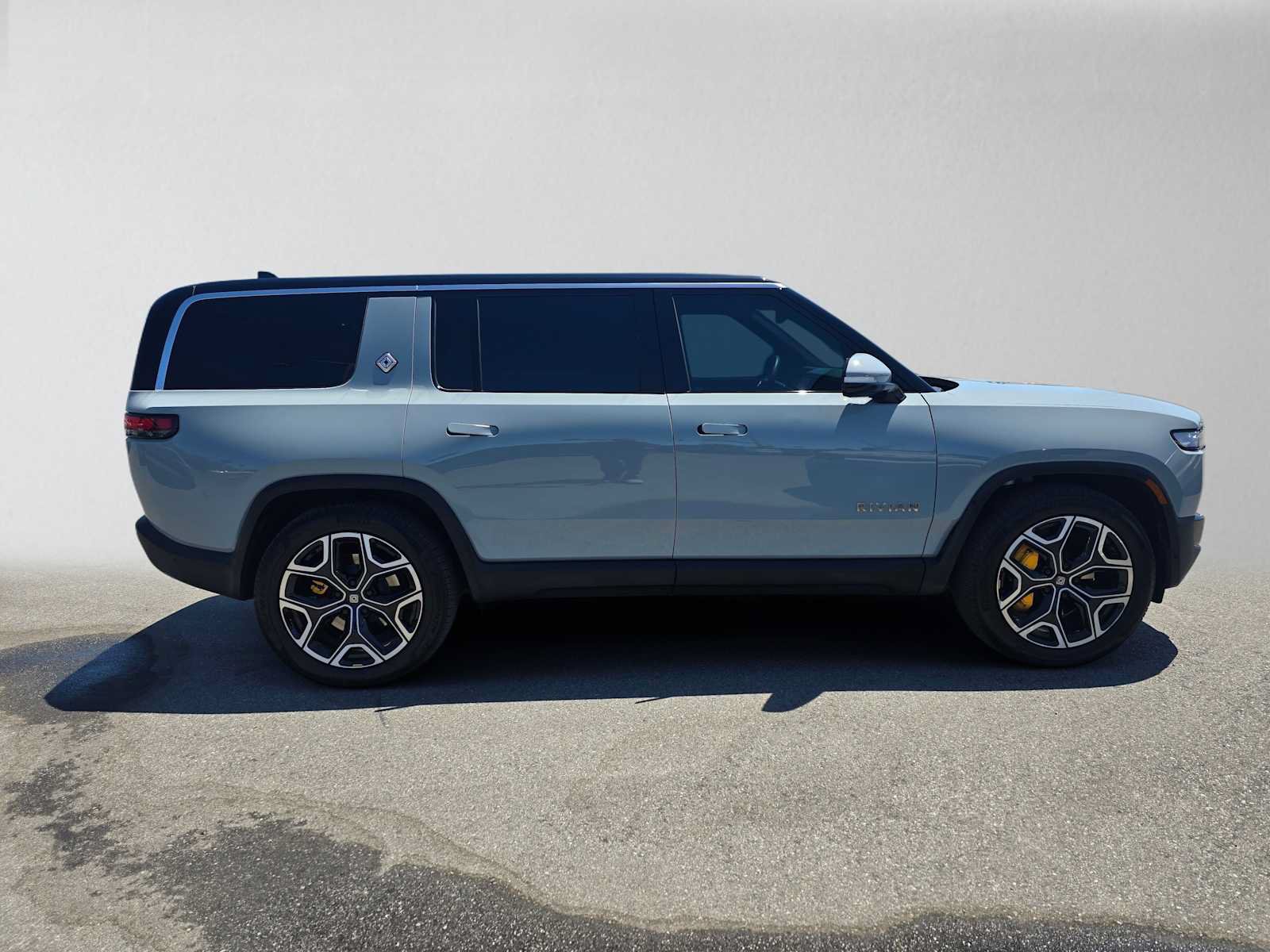 Used 2023 Rivian R1S Launch Edition AWD/4WD image 6