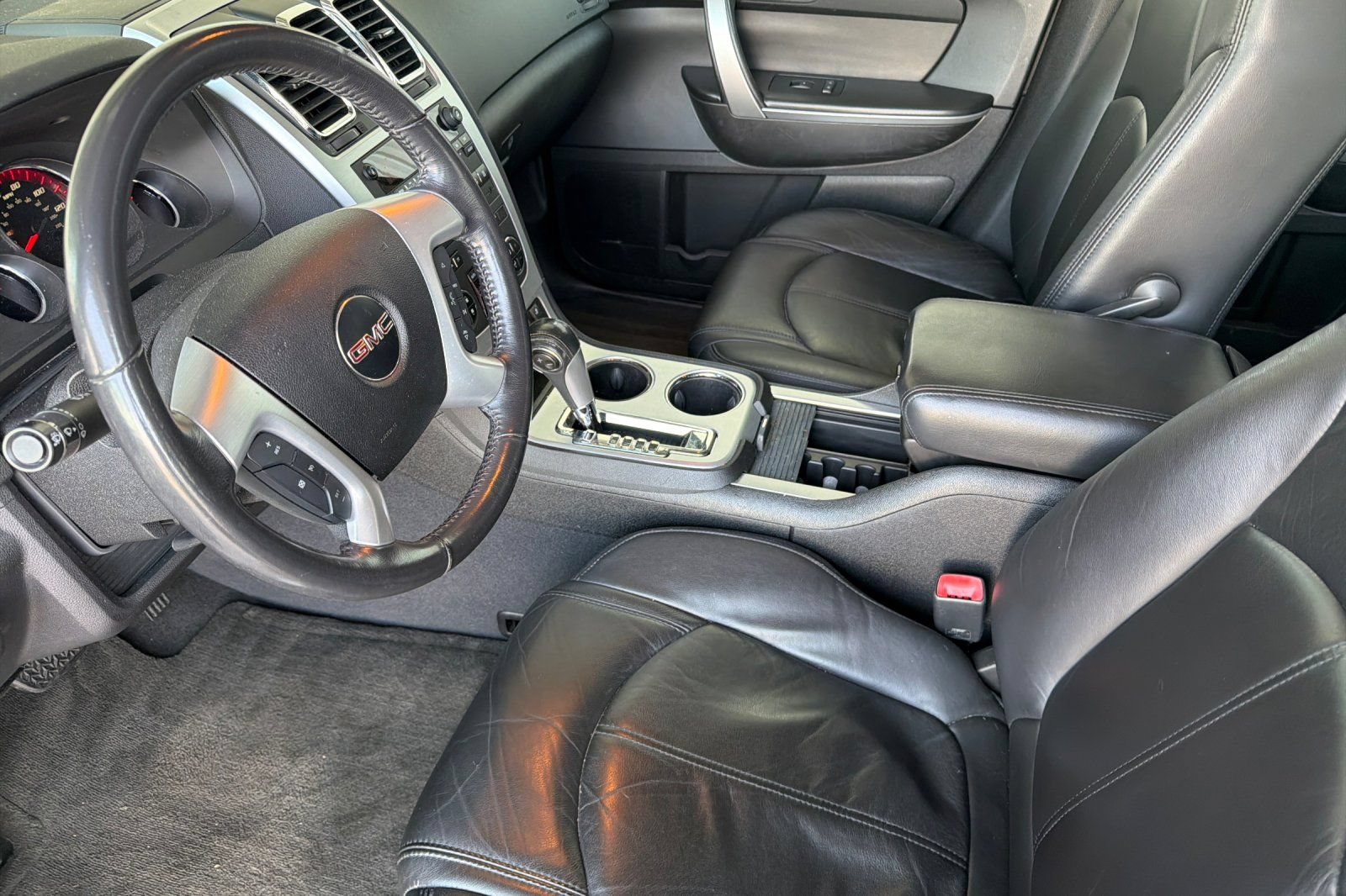 Used 2009 GMC Acadia SLT w/ Visibility Package FWD image 9