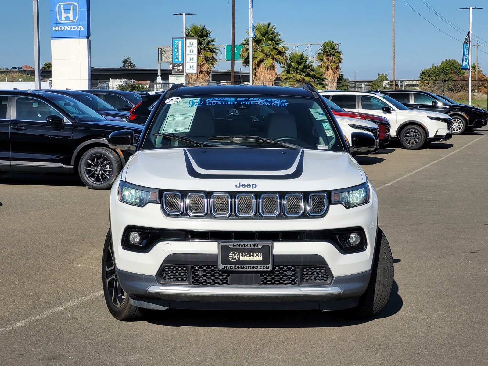 Used 2022 Jeep Compass Limited w/ Mopar Graphics Package image 2