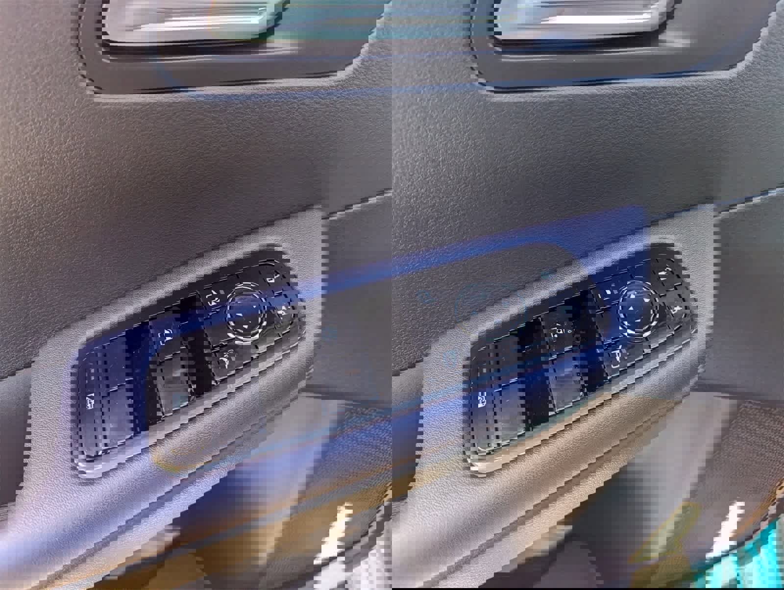 New 2026 Nissan Leaf SV+ w/ Floor Mat Package (SV+) image 19