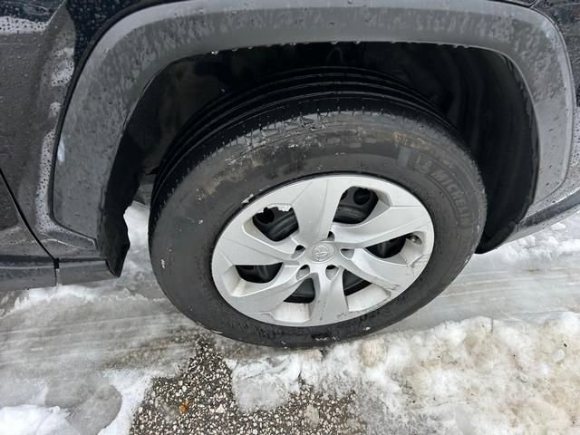 Used 2024 Toyota RAV4 LE image 33